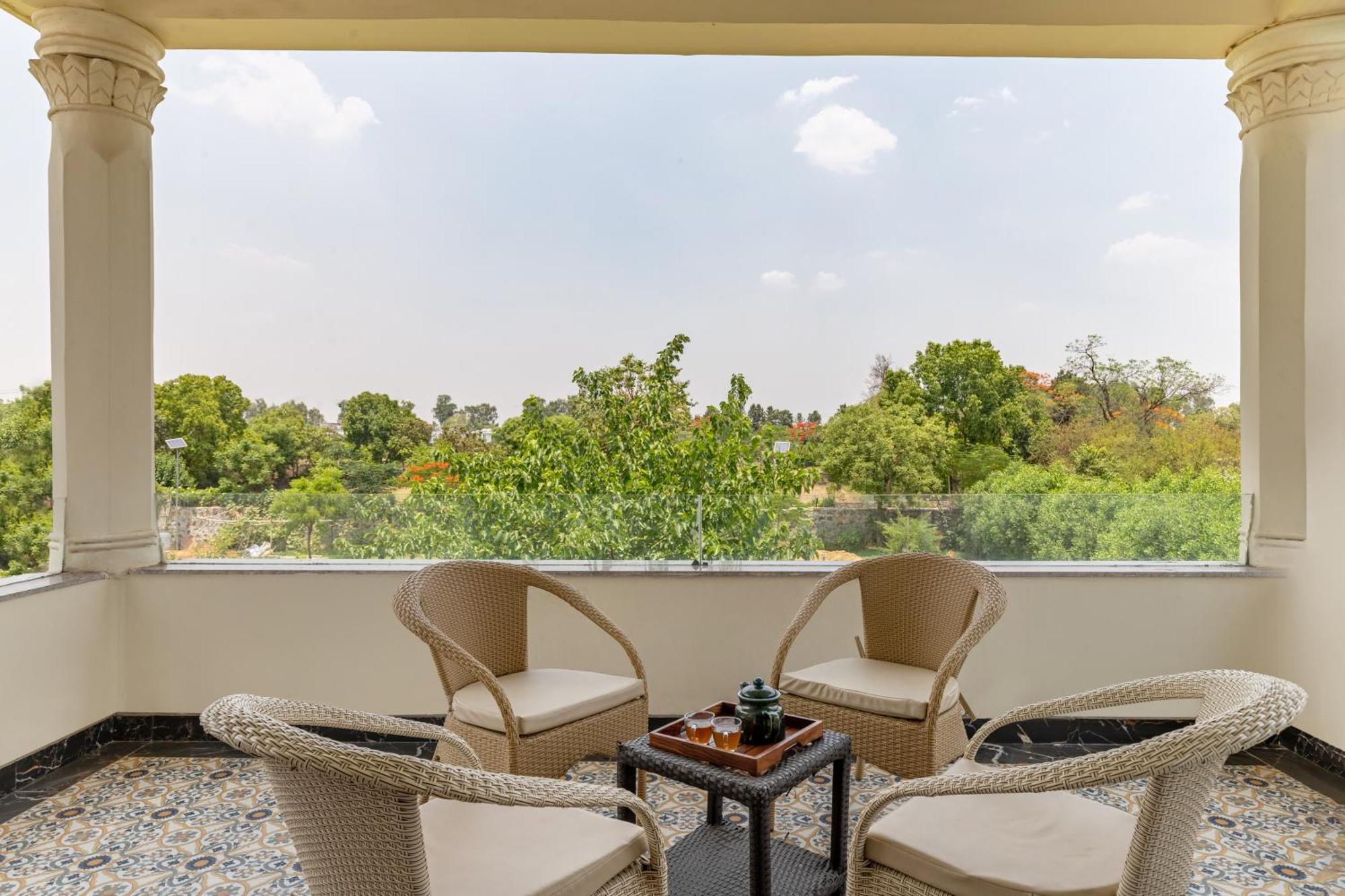 Alaya Stays Raga 2Bhk Farmstay With An Entertainment Lounge Sohna Bagian luar foto