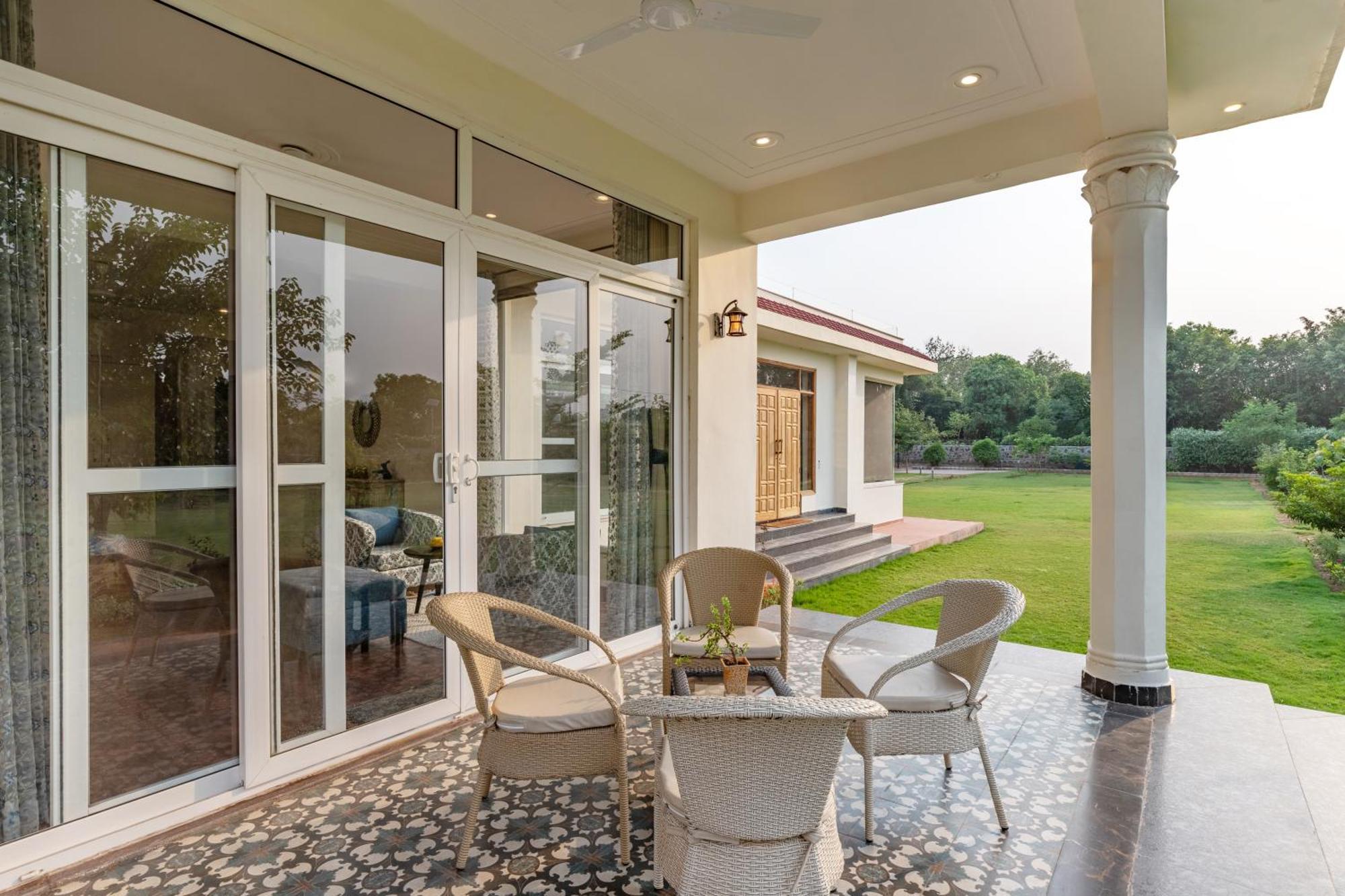 Alaya Stays Raga 2Bhk Farmstay With An Entertainment Lounge Sohna Bagian luar foto