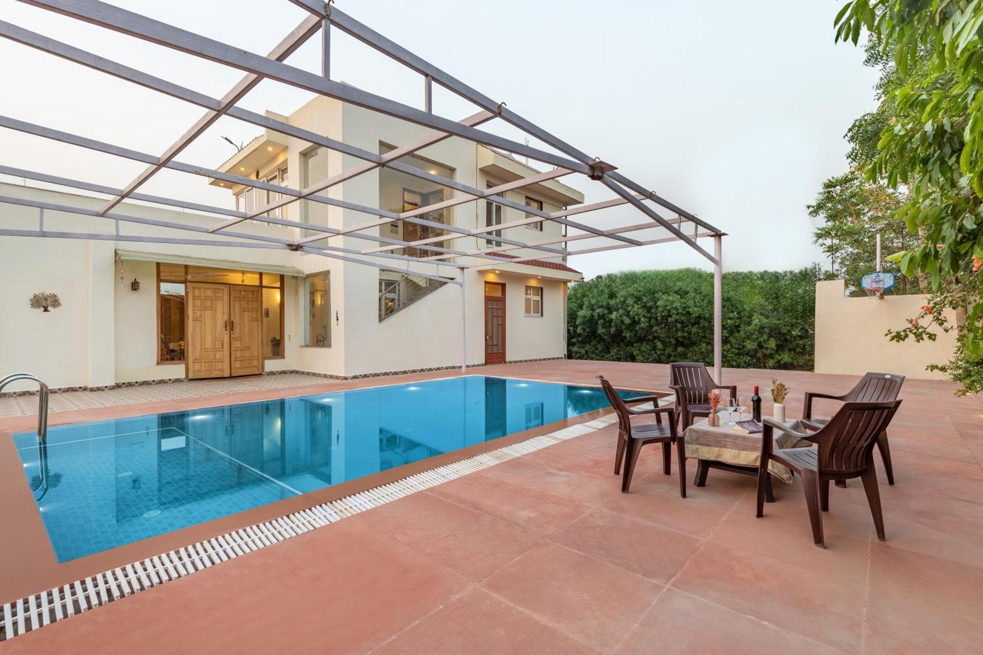 Alaya Stays Raga 2Bhk Farmstay With An Entertainment Lounge Sohna Bagian luar foto